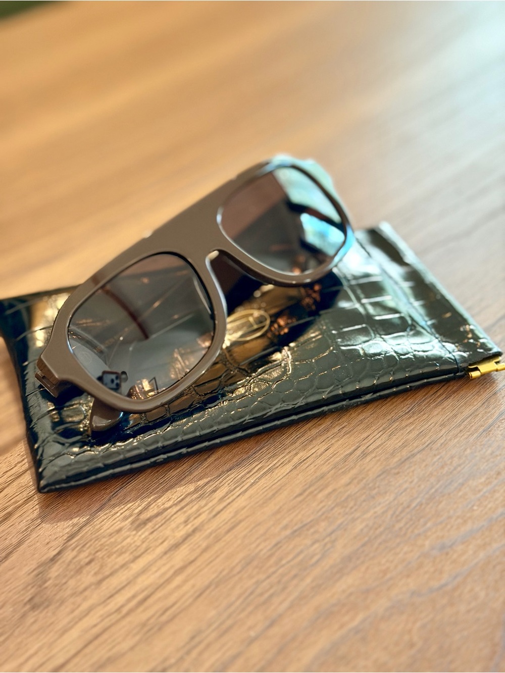Heaven Mayhem Vittoria Sunglasses w/ Case Brown with tinted lenses Aviator Mod